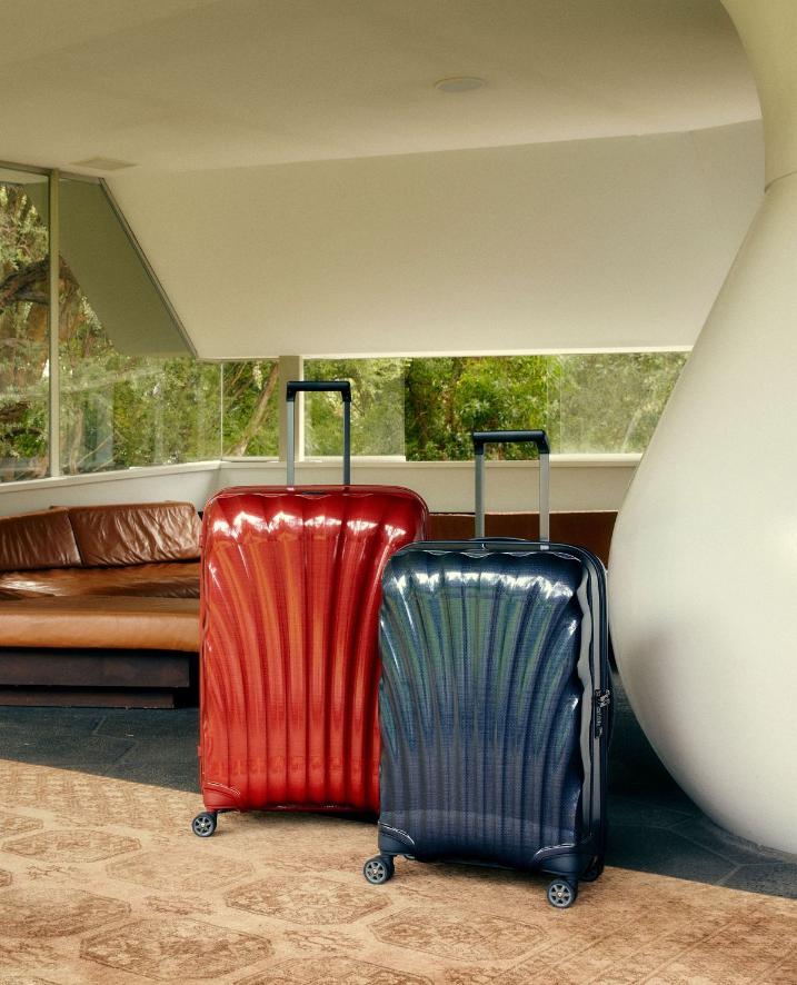 American Tourister чи Samsonite