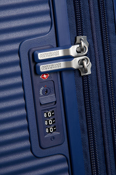 Валіза American Tourister Soundbox із поліпропілену на 4-х колесах 32G*41001 синя (мала)