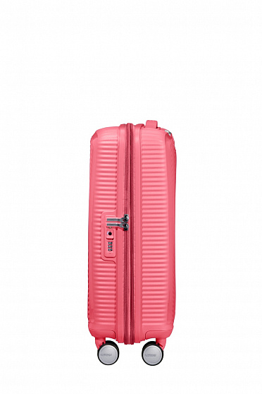 Валіза American Tourister Soundbox із поліпропілену на 4-х колесах 32G*00001 рожева (маленька)