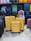 Комплект валіз Snowball 84803 (жовтий)