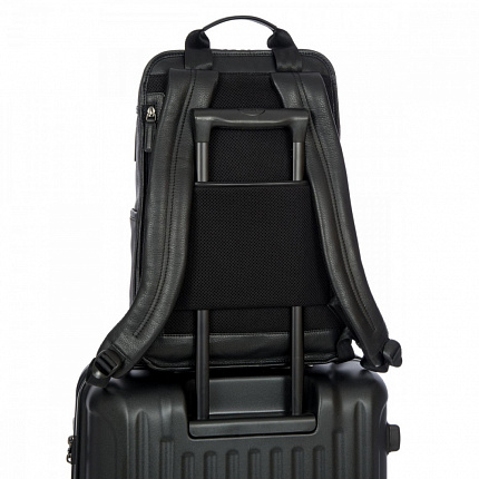 Рюкзак з натуральної шкіри з відділенням для ноутбука до 15" BRIC'S Torino BR107703 чорний